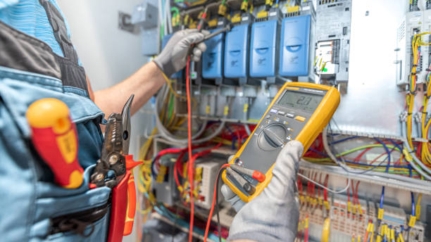 Best Affordable Emergency Electrician  in Winfield, MO